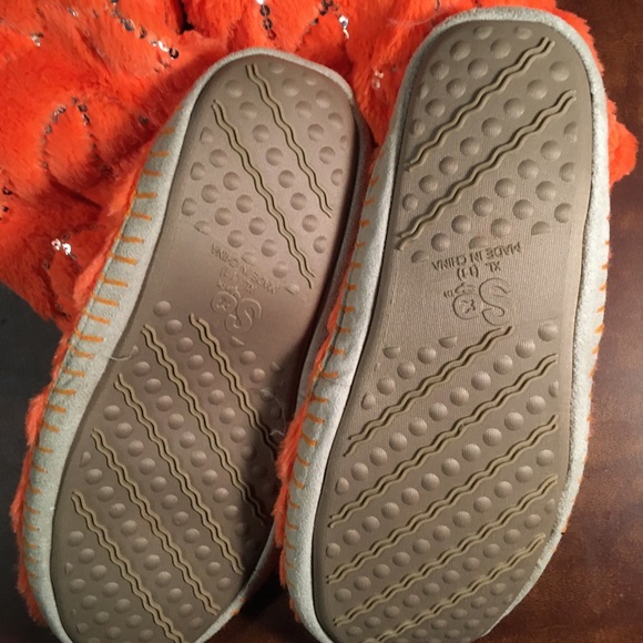 Orange peace sign slippers - Picture 4 of 4